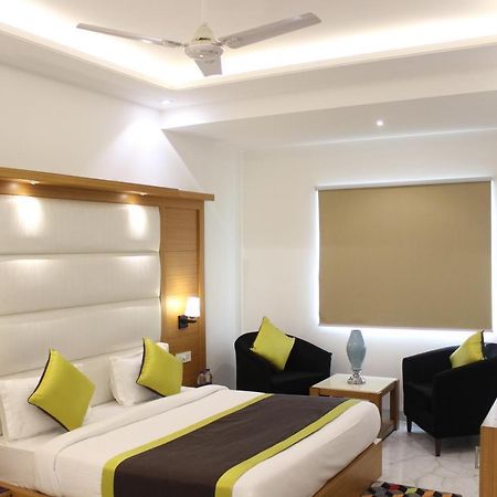 Hotel Aero Star Near Delhi Airport Új-Delhi Kültér fotó
