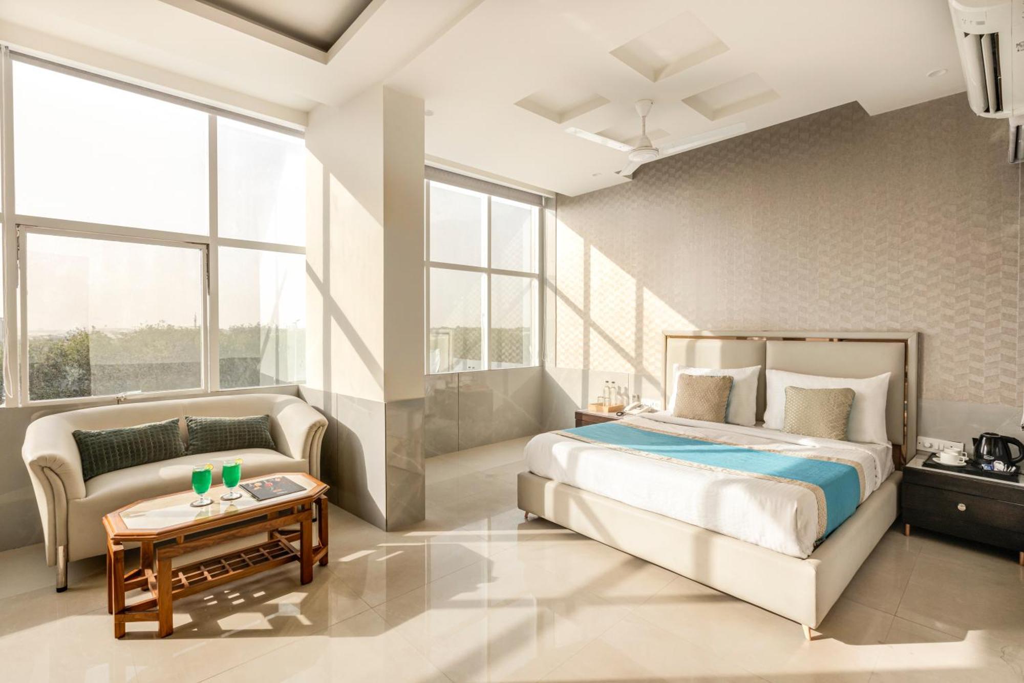 Hotel Aero Star Near Delhi Airport Új-Delhi Kültér fotó