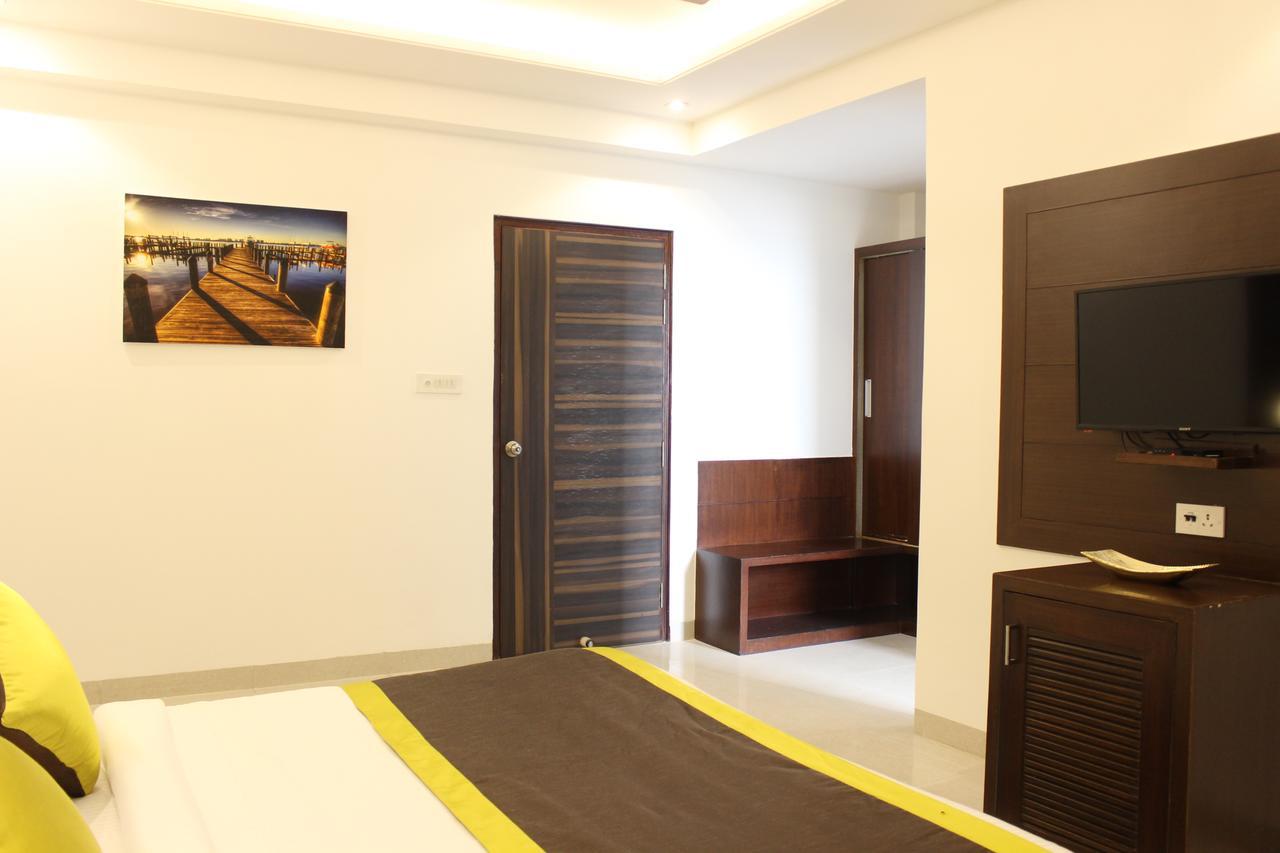 Hotel Aero Star Near Delhi Airport Új-Delhi Kültér fotó