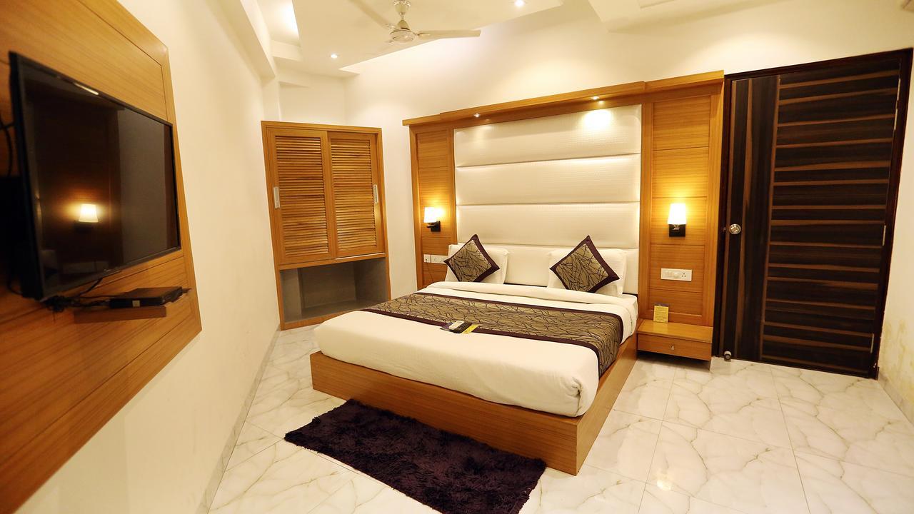Hotel Aero Star Near Delhi Airport Új-Delhi Kültér fotó