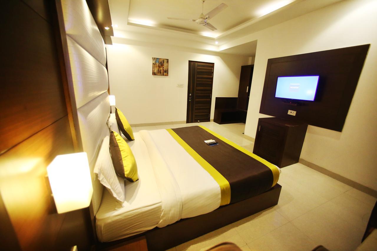 Hotel Aero Star Near Delhi Airport Új-Delhi Kültér fotó
