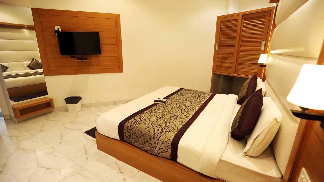 Hotel Aero Star Near Delhi Airport Új-Delhi Kültér fotó