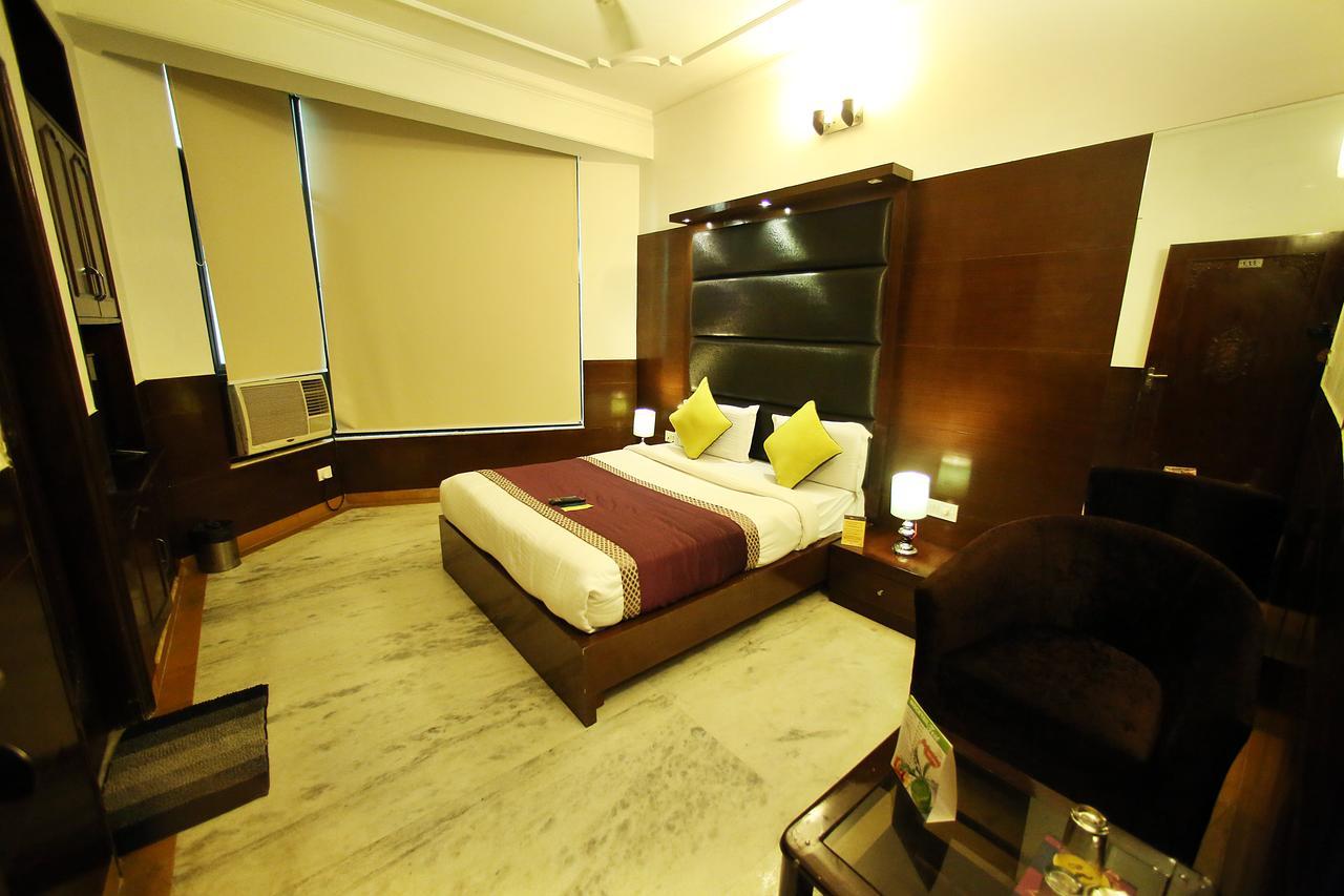 Hotel Aero Star Near Delhi Airport Új-Delhi Kültér fotó