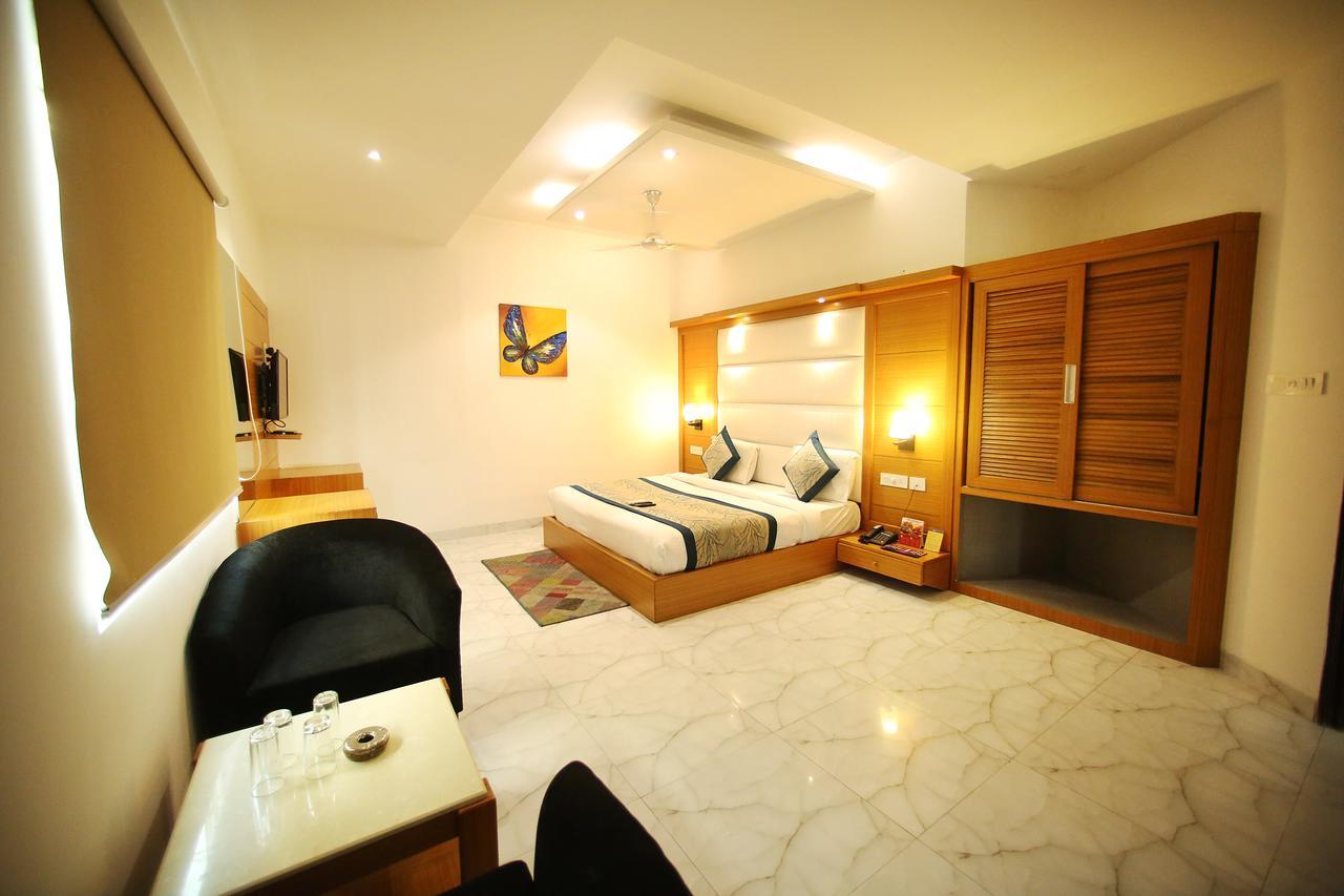 Hotel Aero Star Near Delhi Airport Új-Delhi Kültér fotó
