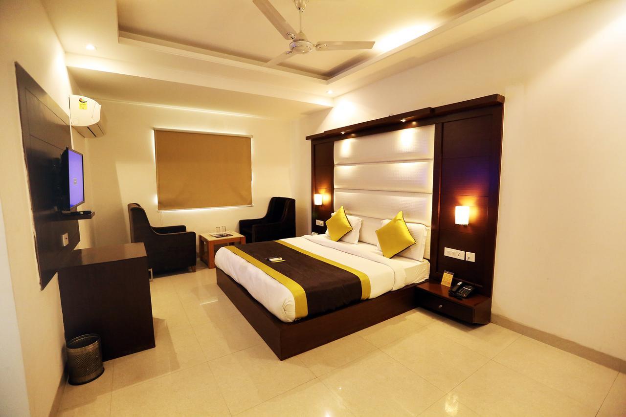 Hotel Aero Star Near Delhi Airport Új-Delhi Kültér fotó