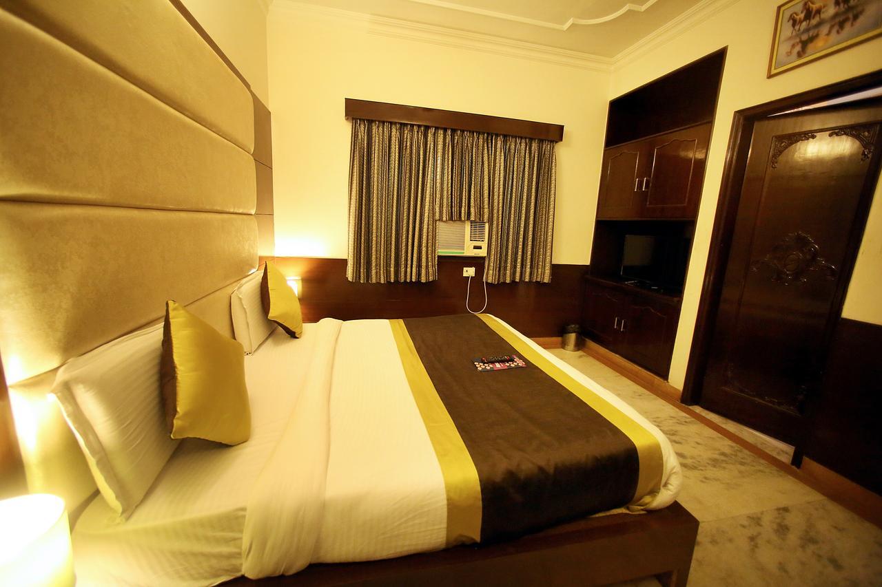 Hotel Aero Star Near Delhi Airport Új-Delhi Kültér fotó