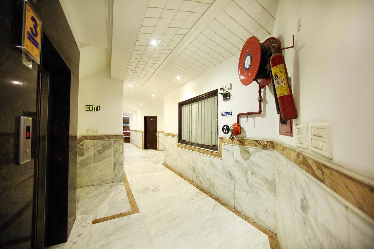 Hotel Aero Star Near Delhi Airport Új-Delhi Kültér fotó