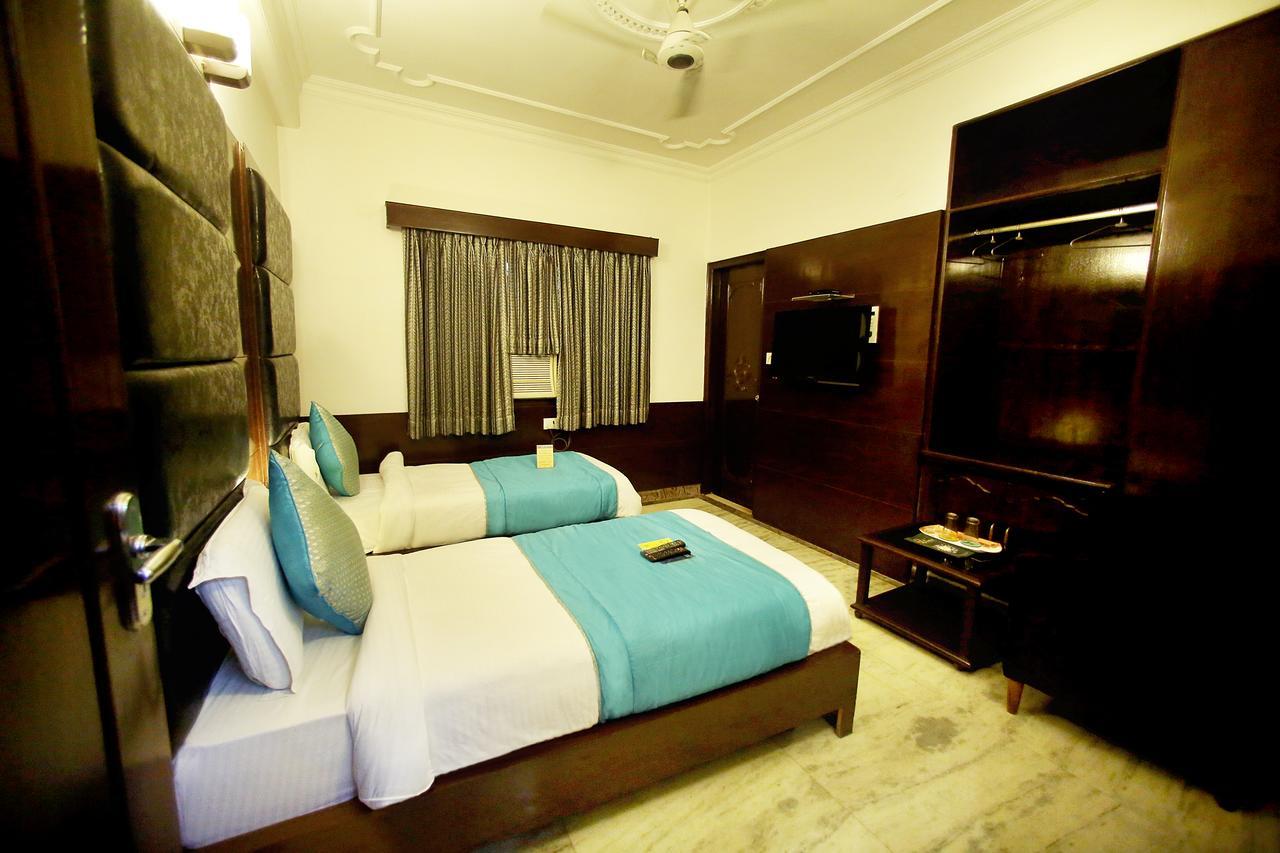 Hotel Aero Star Near Delhi Airport Új-Delhi Kültér fotó
