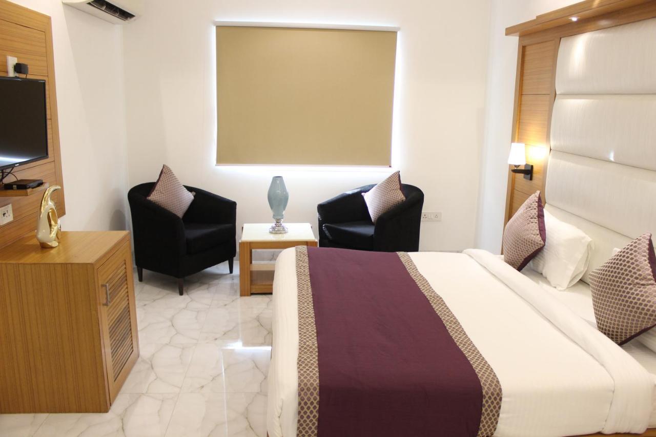 Hotel Aero Star Near Delhi Airport Új-Delhi Kültér fotó