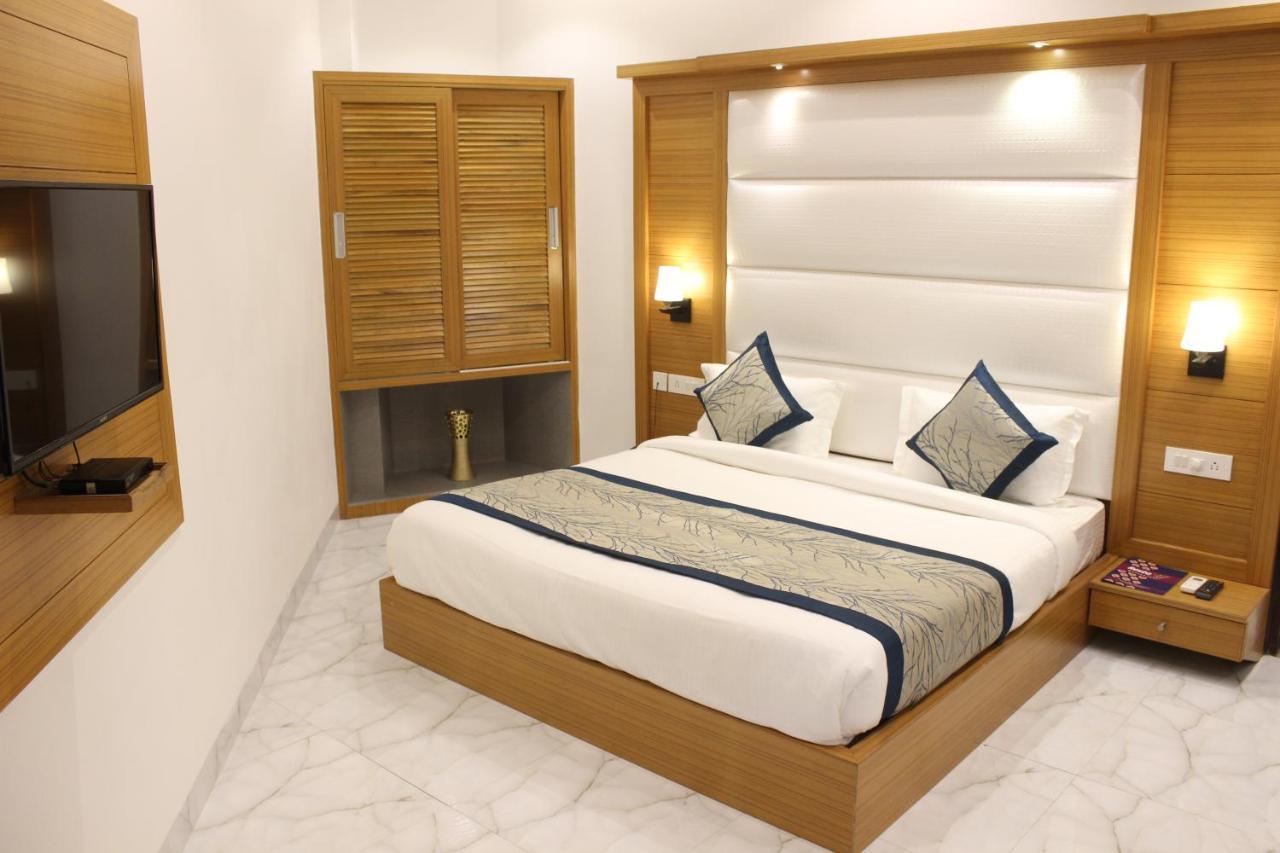Hotel Aero Star Near Delhi Airport Új-Delhi Kültér fotó