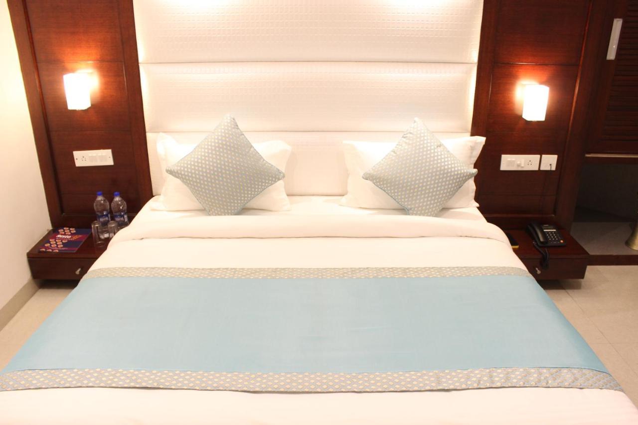 Hotel Aero Star Near Delhi Airport Új-Delhi Kültér fotó