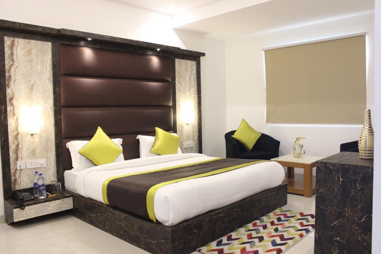 Hotel Aero Star Near Delhi Airport Új-Delhi Kültér fotó