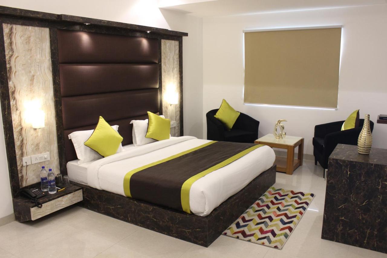 Hotel Aero Star Near Delhi Airport Új-Delhi Kültér fotó