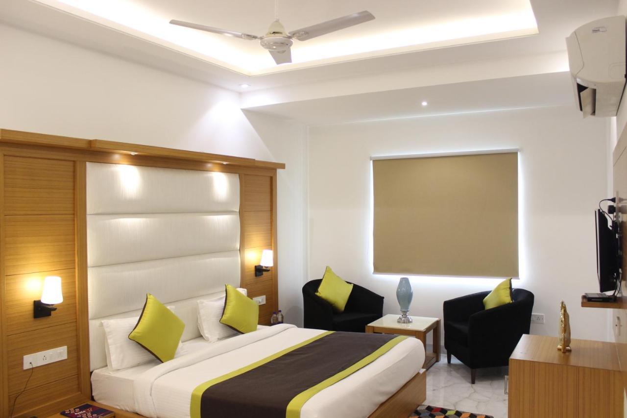 Hotel Aero Star Near Delhi Airport Új-Delhi Kültér fotó